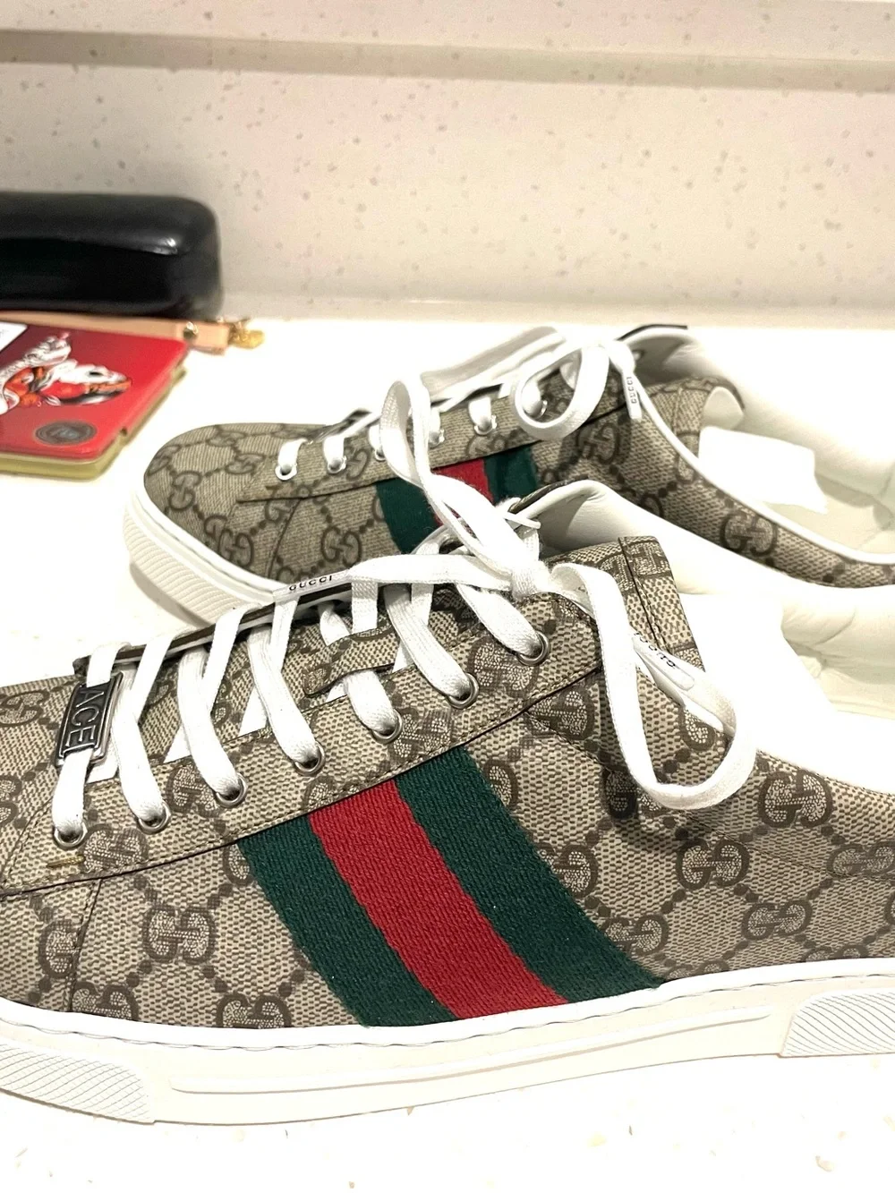 Gucci Ace low-top sneakers in GG Supreme canvas. New With Tags / Never Worn.